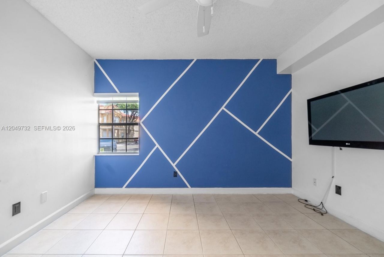 18308 NW 68th Ave , Unit B, Hialeah, FL 33015 Photo