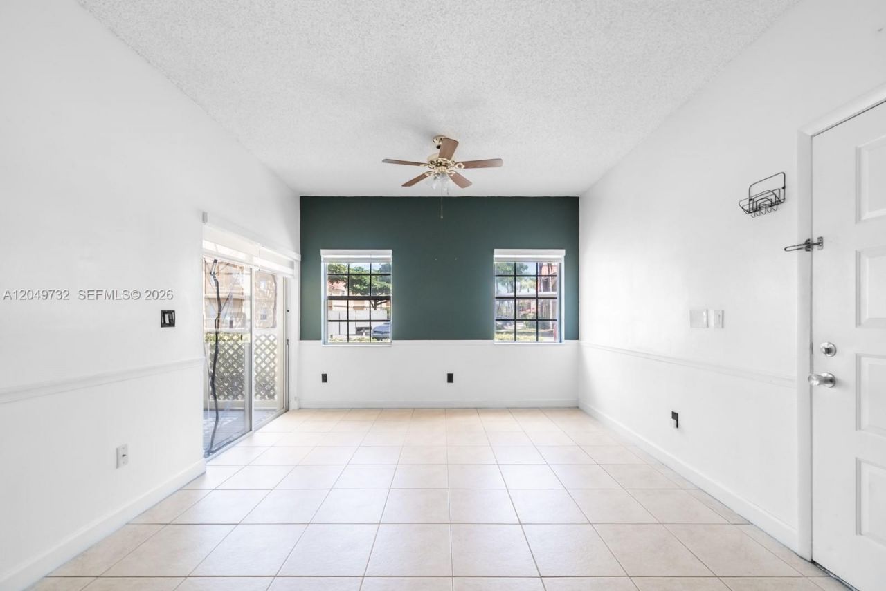 18308 NW 68th Ave , Unit B, Hialeah, FL 33015 Photo