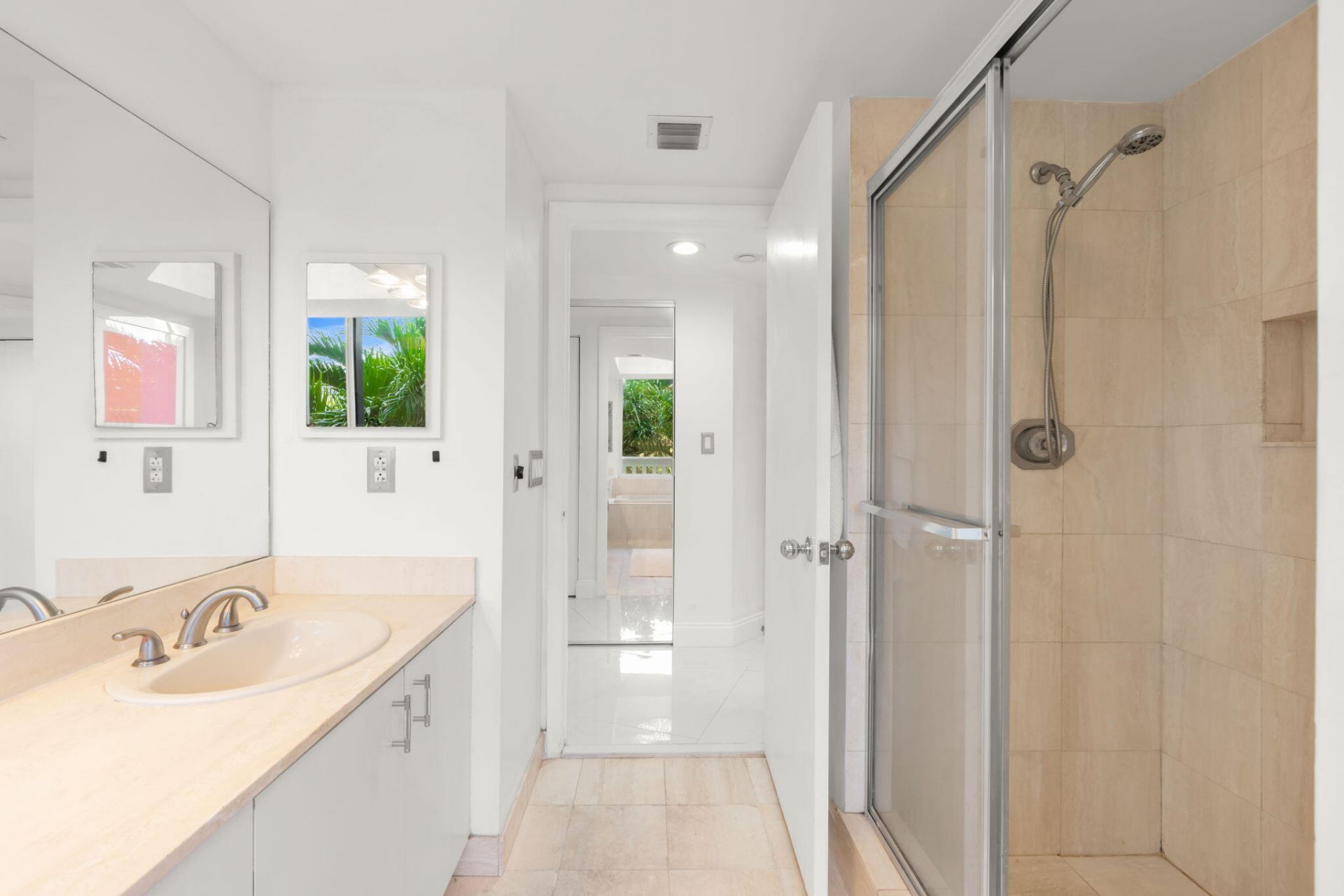 1000 E Island Boulevard, Unit 305, Aventura, FL 33160 Photo