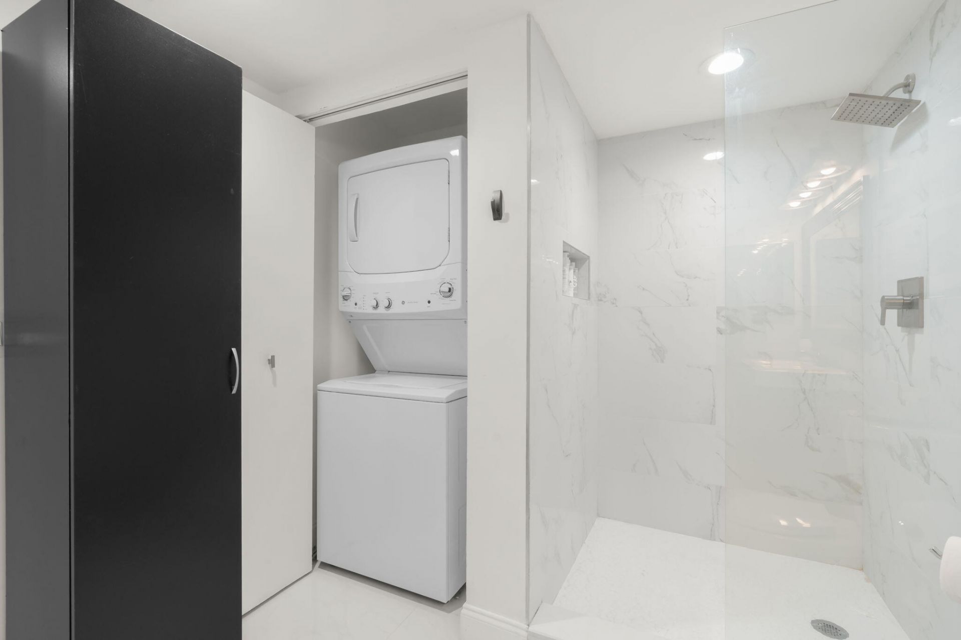 1000 E Island Boulevard, Unit 305, Aventura, FL 33160 Photo