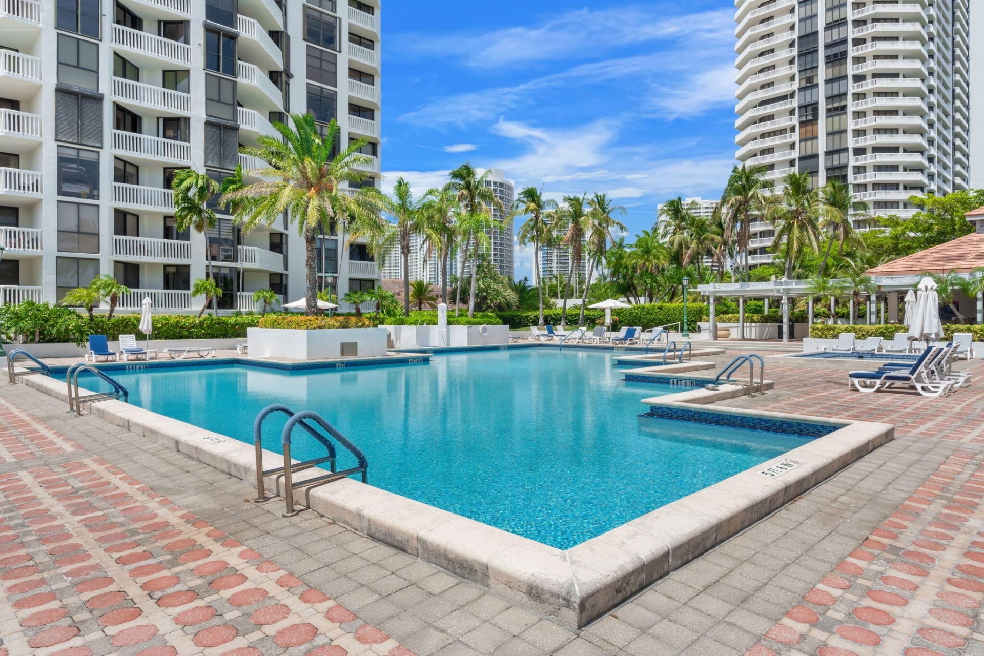 1000 E Island Boulevard, Unit 305, Aventura, FL 33160 Photo