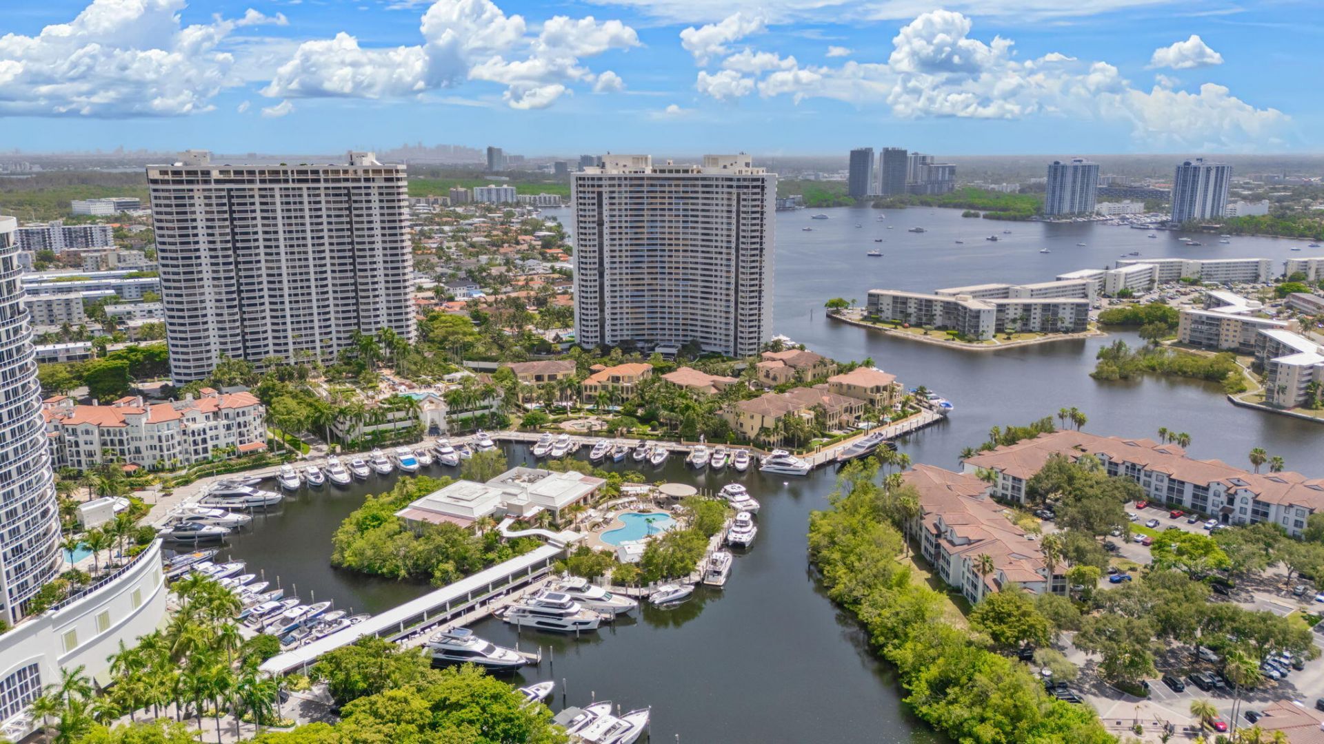 1000 E Island Boulevard, Unit 305, Aventura, FL 33160 Photo