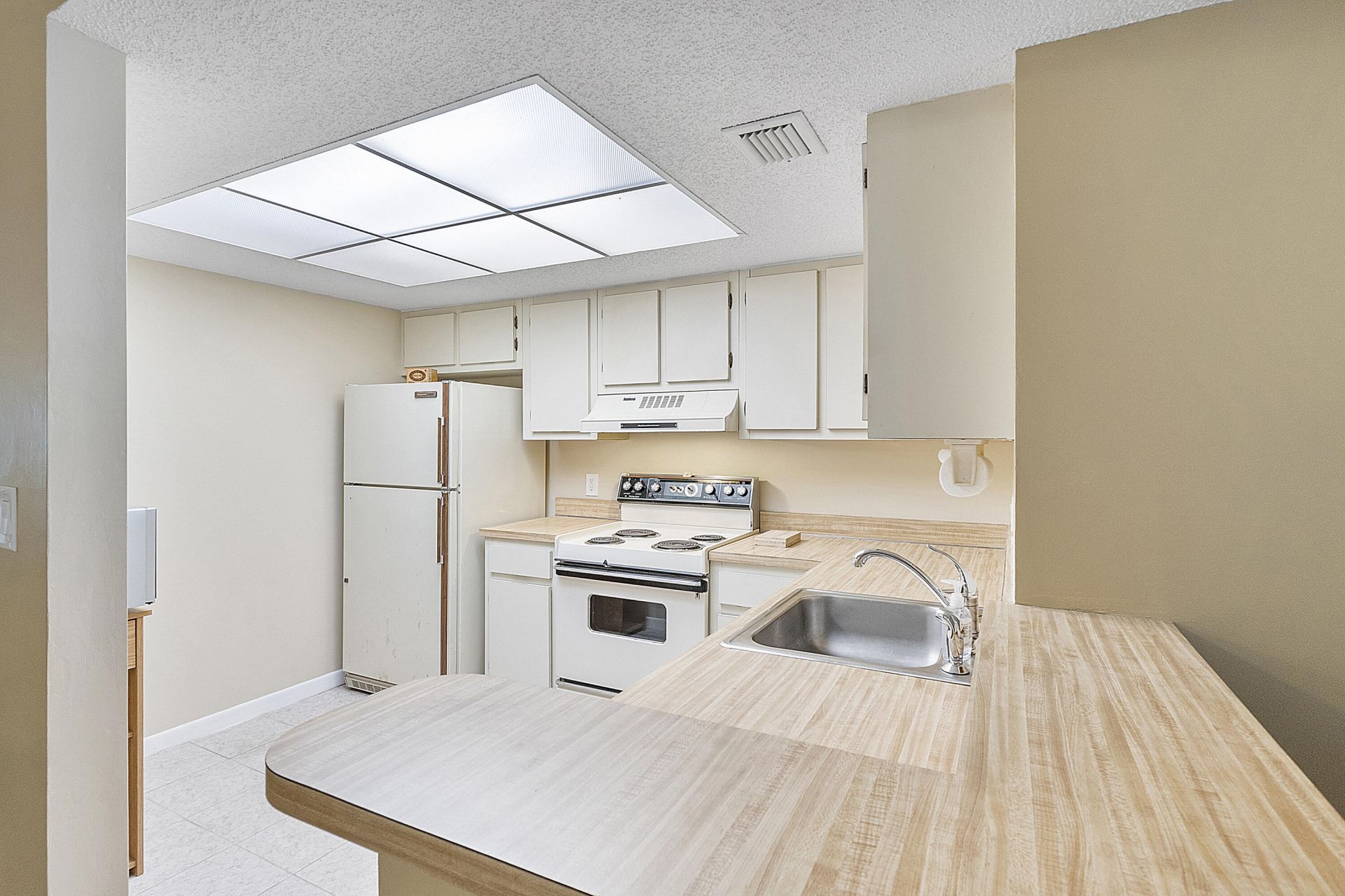 5530 NW 44th Street, Unit 216c, Lauderhill, FL 33319 Photo