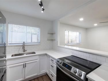 5921 Gaston Avenue, Unit B, Dallas, TX 75214