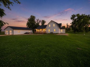 1560 60th Street NE, Murdock, MN 56271