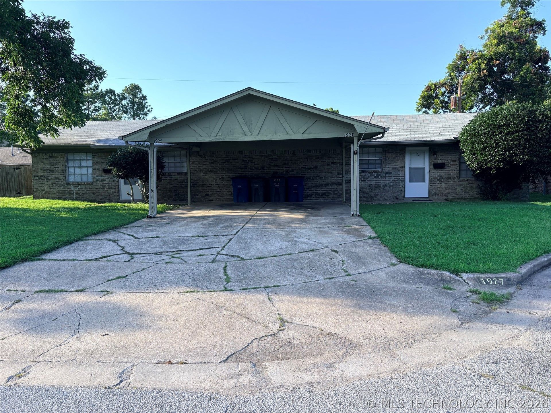 1925 E 51st Place, Tulsa, OK 74105 Main Photo