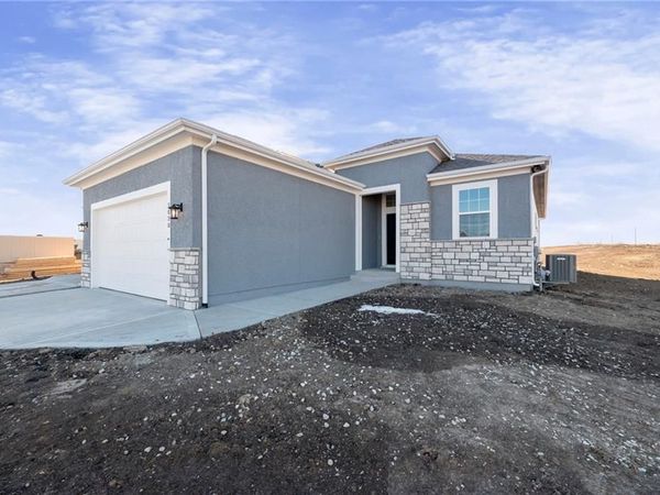 14655 Amanda Lane, Basehor, KS 66007
