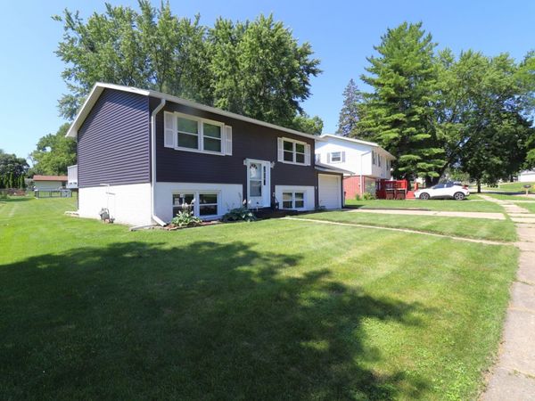 1719 Revere , Freeport, IL 61032