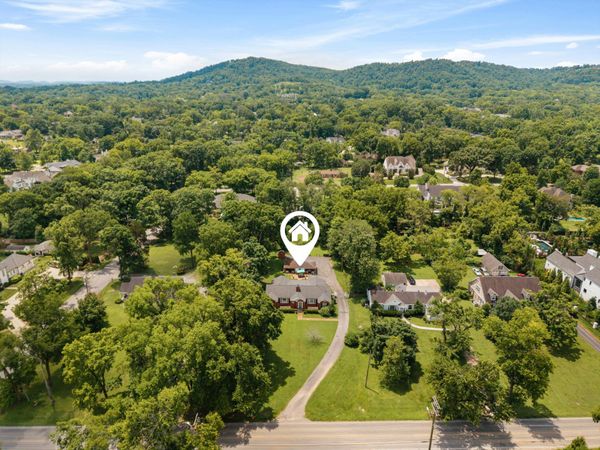 923 Battery Ln , Nashville, TN 37220