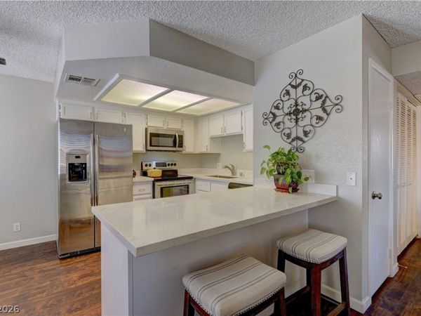 912 Falconhead Lane, Unit 201, Las Vegas, NV 89128