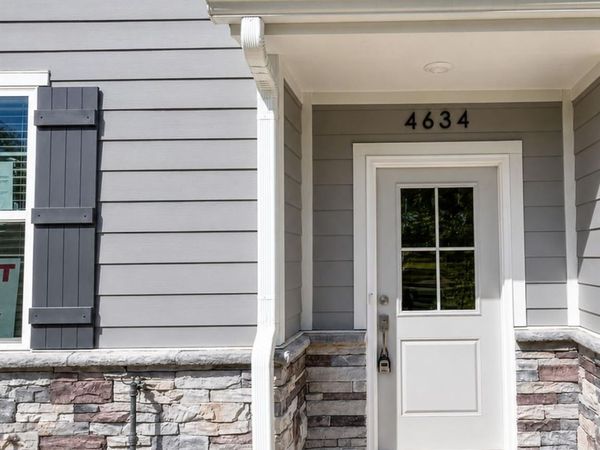 4634 Dogwood Place , Charlotte, NC 28212