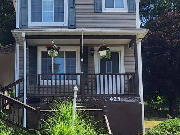 425 Summit Ave, Ellwood City, PA 16117