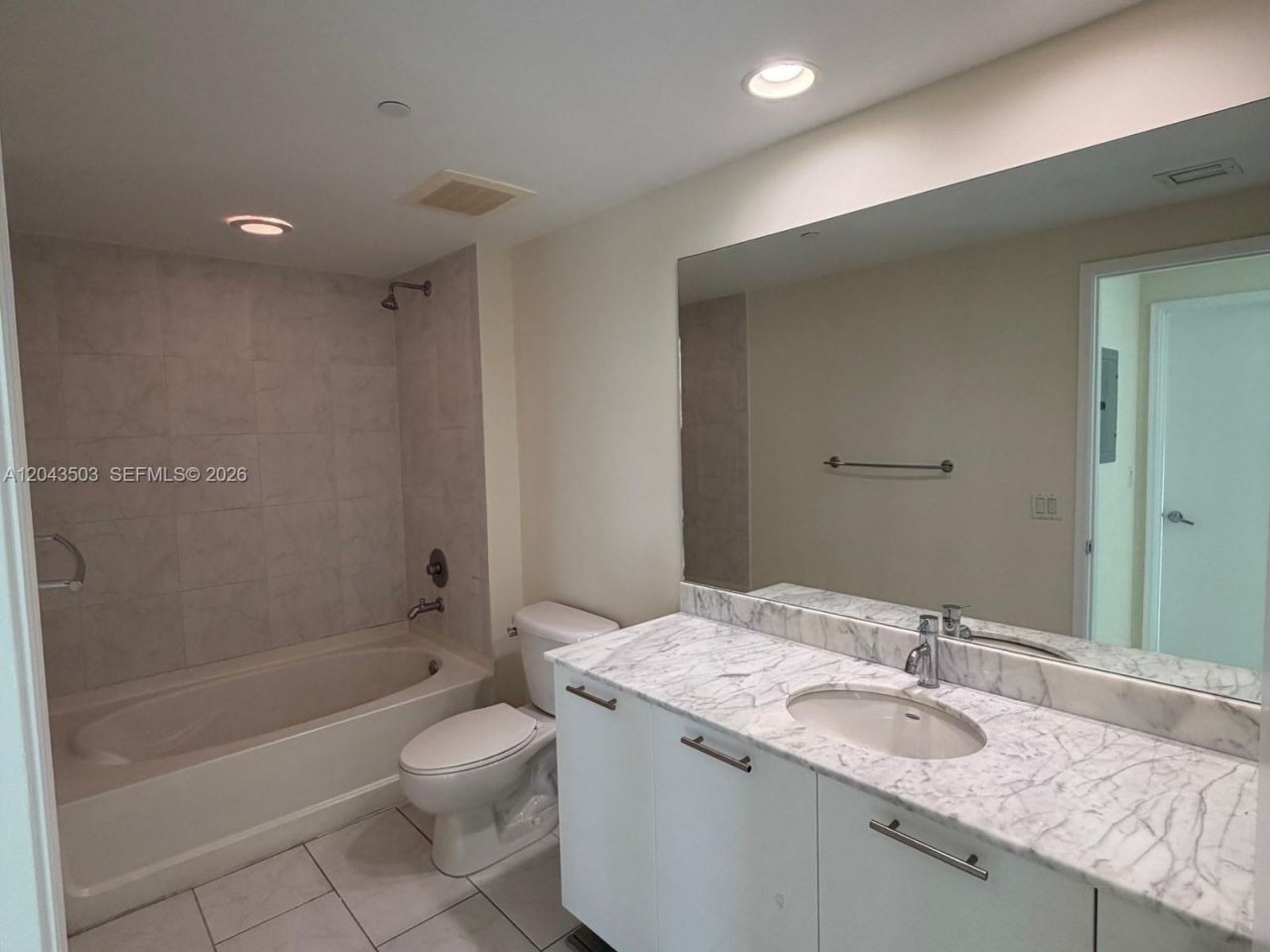 951 Brickell Ave, Unit 1206, Miami, FL 33131 Photo