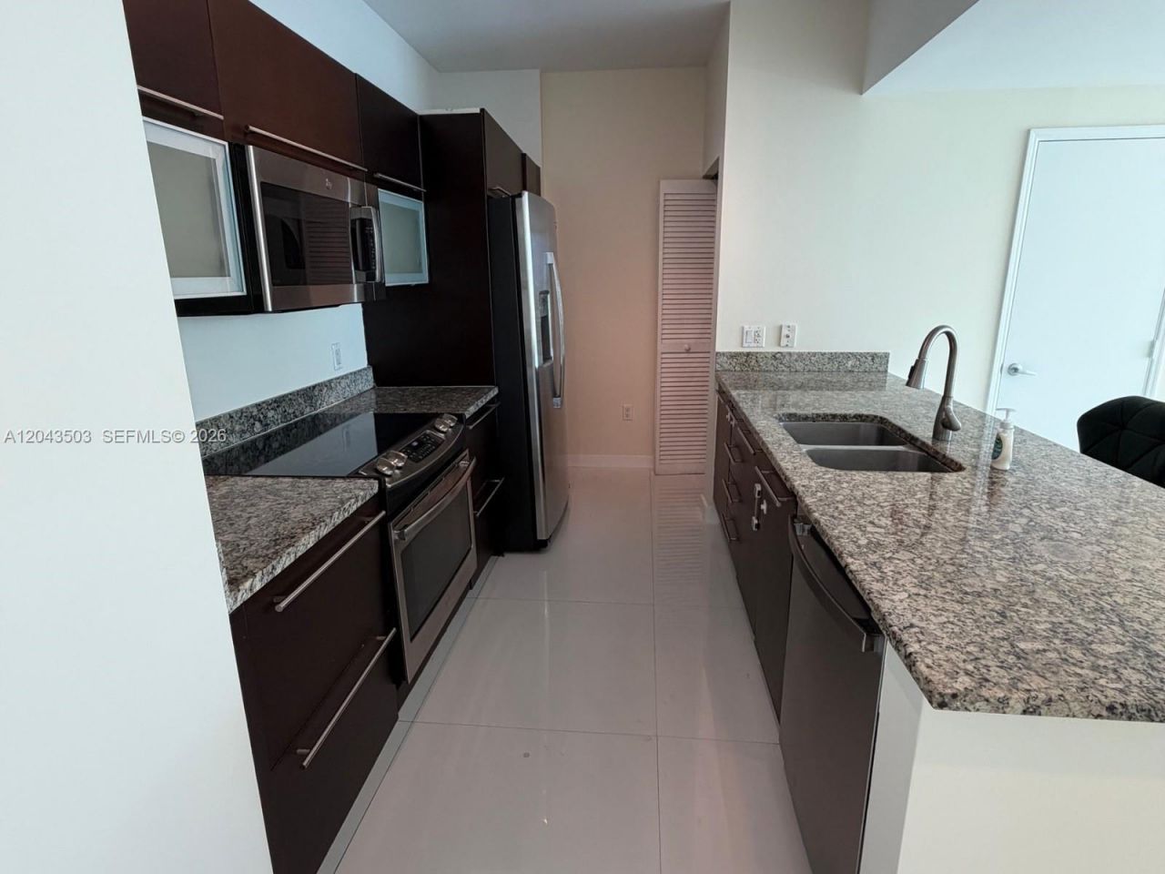 951 Brickell Ave, Unit 1206, Miami, FL 33131 Photo