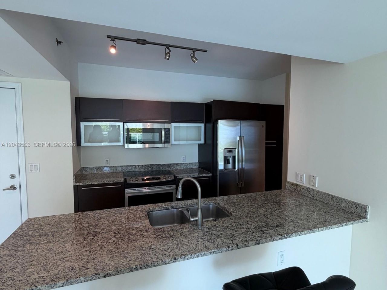 951 Brickell Ave, Unit 1206, Miami, FL 33131 Photo