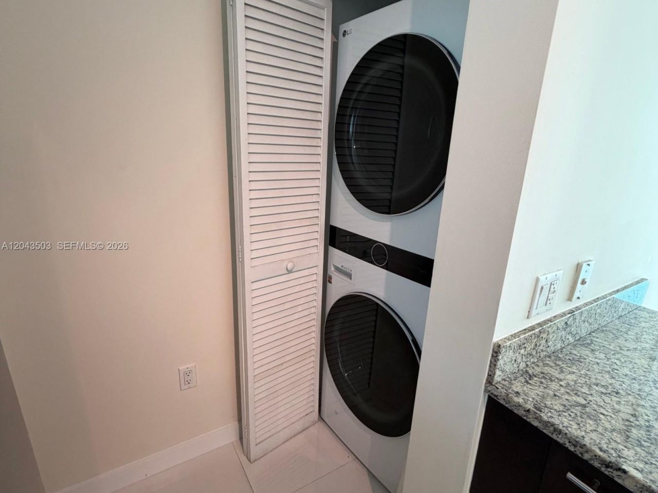 951 Brickell Ave, Unit 1206, Miami, FL 33131 Photo