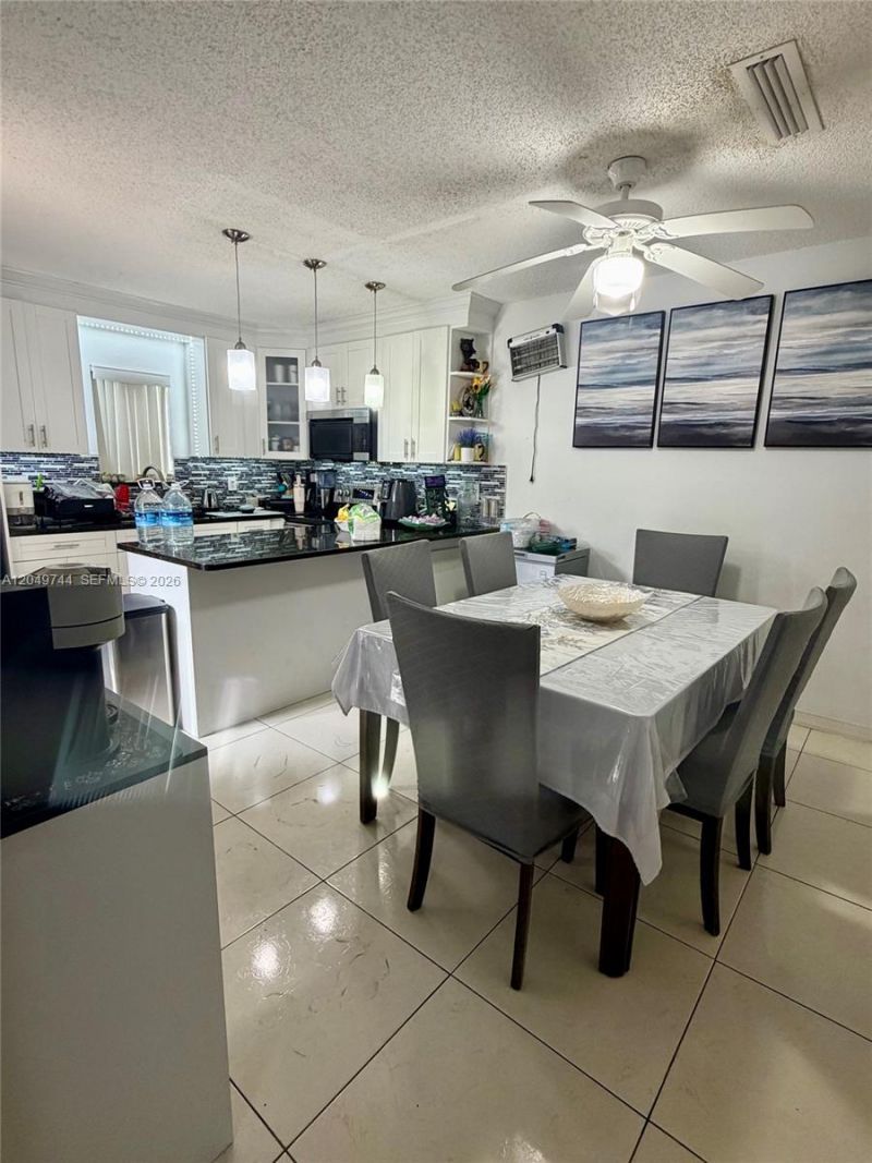 4804 Waterview Cir, Palm Springs, FL 33461 Photo