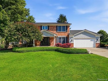 2463 Kimberly Fair Street, Rochester Hills, MI 48309