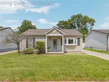 23137 E 13 mile Road, St. Clair Shores, MI 48082