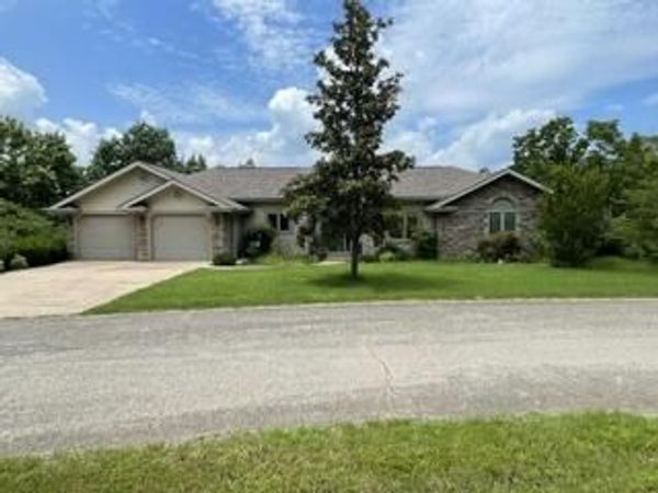 20 Redbud Lane , Kimberling City, MO 65686