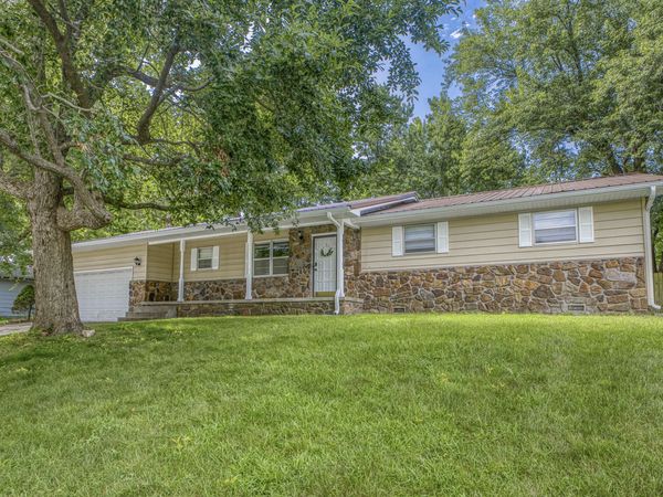 523 Joy Street , Neosho, MO 64850