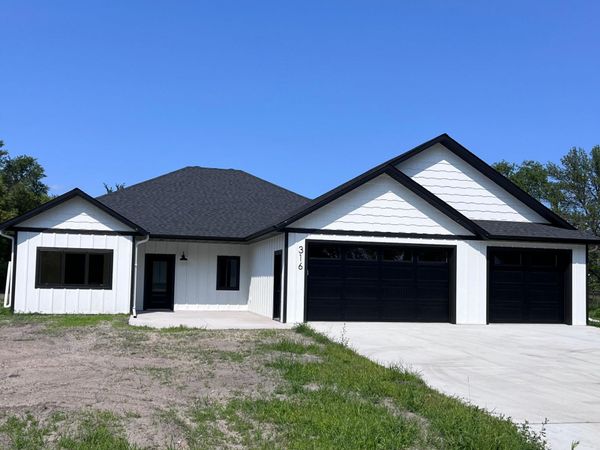 316 SW 4th Avenue SW, Hankinson, ND 58041