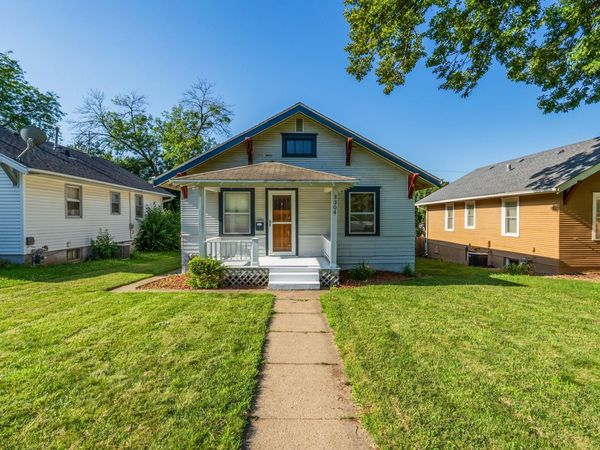 3304 Orleans Ave, Sioux City, IA 51106
