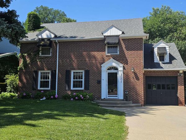 3001 VALLEY DR, Sioux City, IA 51104