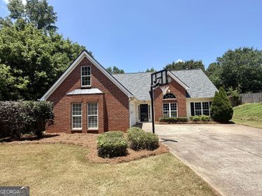6130 Devonshire Drive, Flowery Branch, GA 30542
