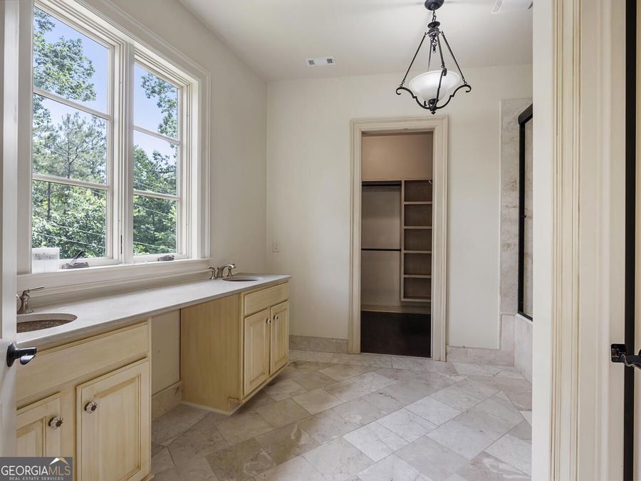 Property Image 82