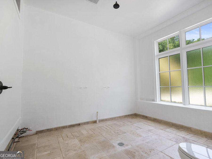 Property Image 94