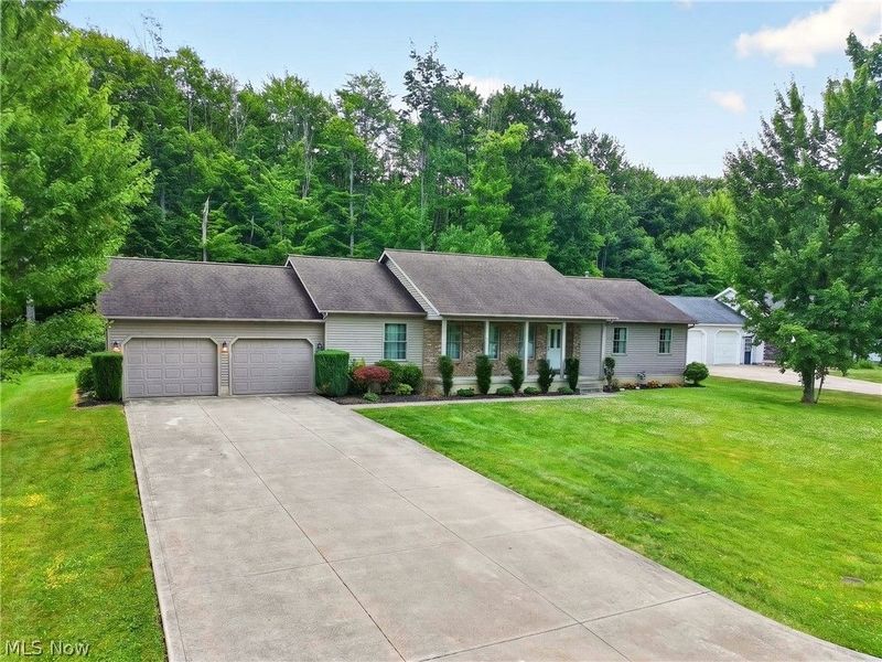 412 Brittany Lane, Jefferson, OH 44047 Photo 2
