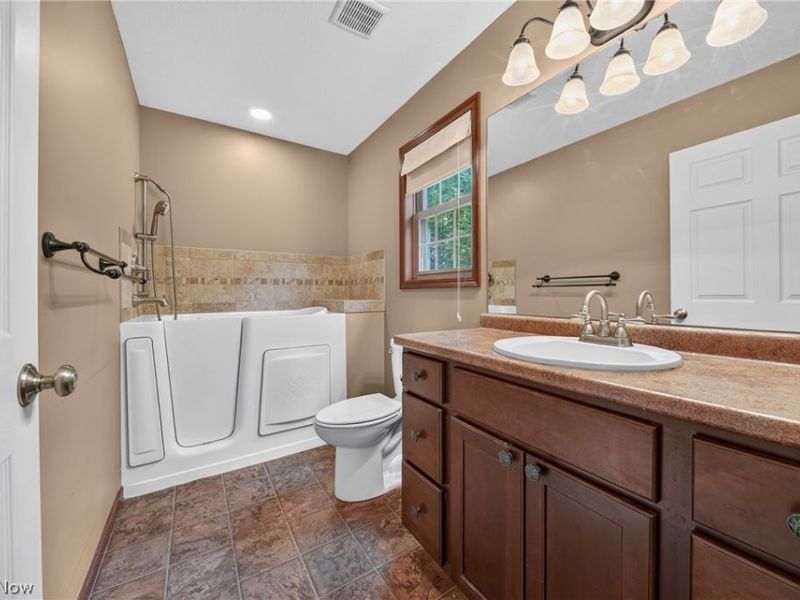 412 Brittany Lane, Jefferson, OH 44047 Photo 21