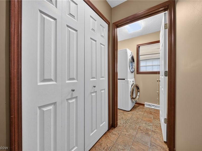 412 Brittany Lane, Jefferson, OH 44047 Photo 3