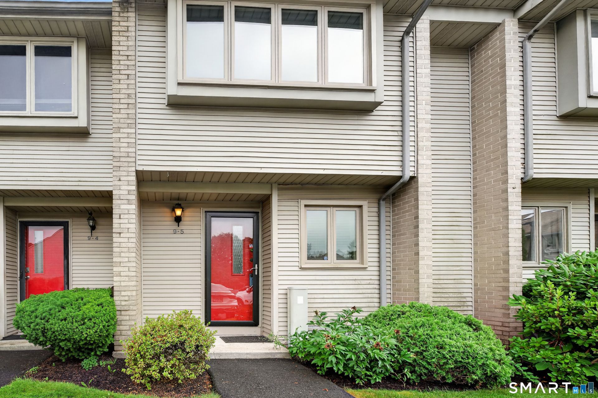 827 Oronoke, Unit 9-5, Waterbury, CT 06708 Main Photo