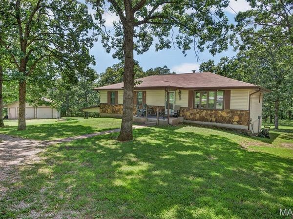 24231 Pine Tree Drive , Lebanon, MO 65536