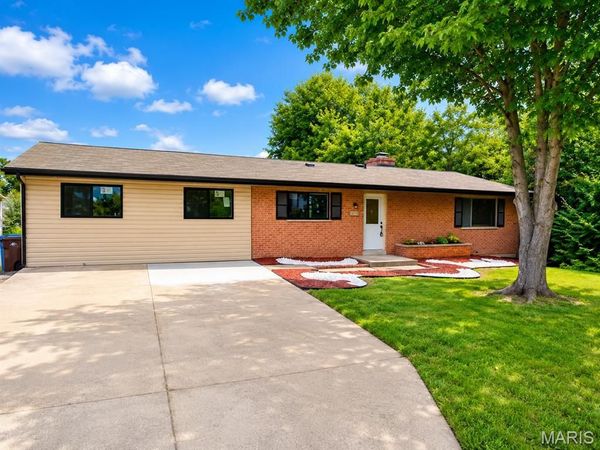 225 Day Drive, Ferguson, MO 63135