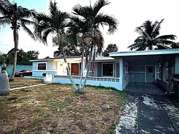 649 W Evanston Cir, Fort Lauderdale, FL 33312