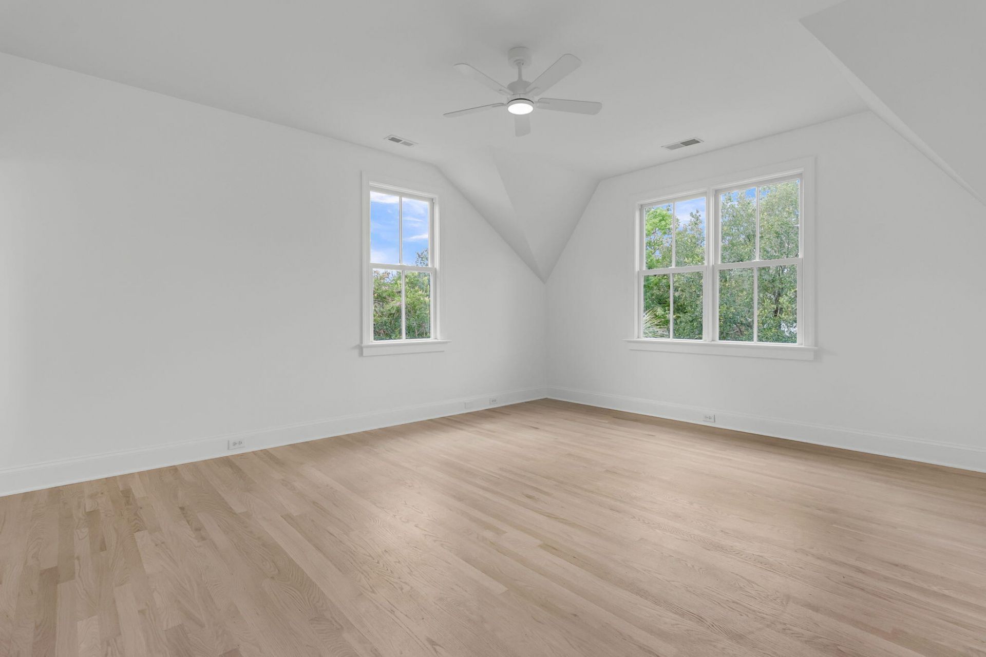 106 Lucia Street Photo 23