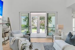 106 Lucia Street photo 4