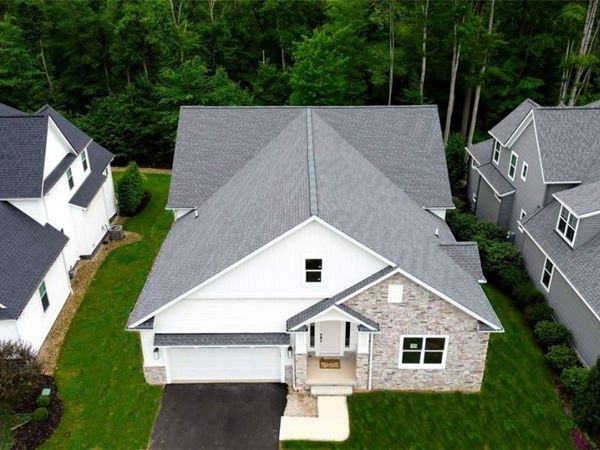 7994 Canyon Ridge, Chagrin Falls, OH 44023