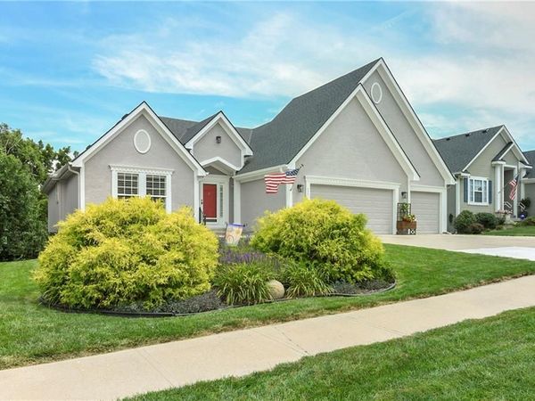 537 NE Topaz Drive, Lee's Summit, MO 64086