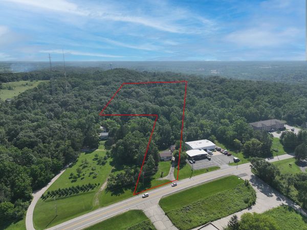 1475 Elkhorn Rd, Lake Geneva, WI 53147