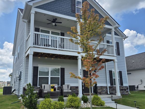 205 Gunnersbury Dr , Lebanon, TN 37087