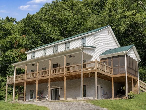 1505 Dark Hollow Rd, Lafayette, TN 37083
