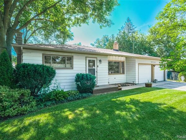 9175 Bernice Drive, Hamburg Twp, MI 48169