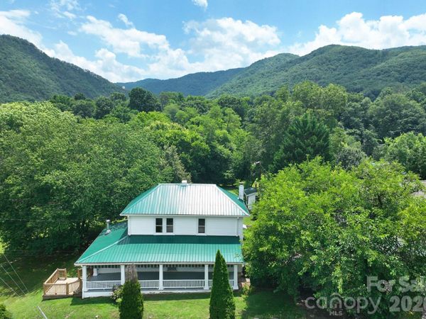 82 Hill Street, Hot Springs, NC 28743