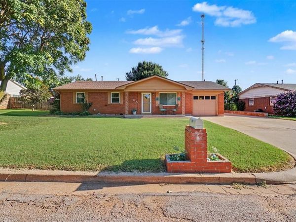 105 W Maple Street, Cordell, OK 73632