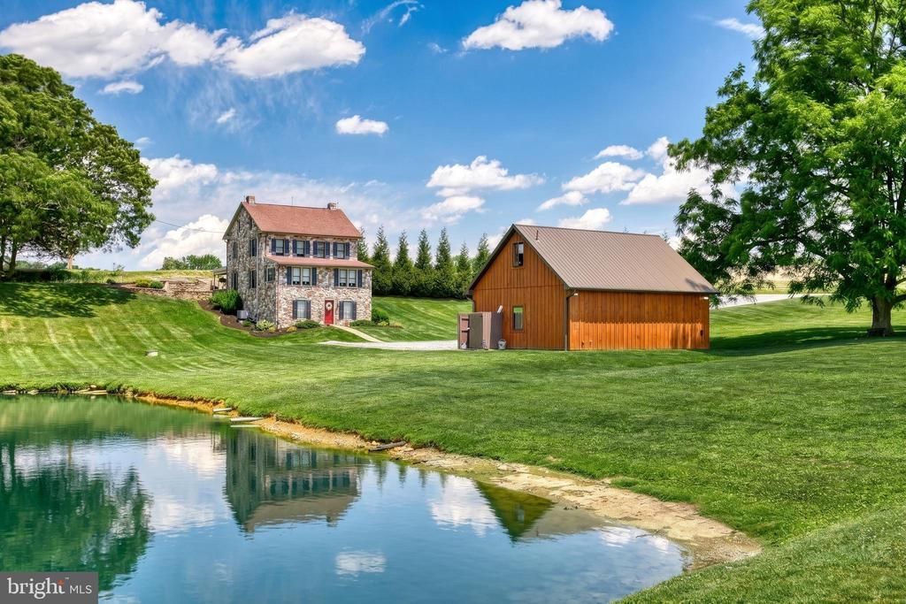 2415 CLEARVIEW LANE , SPRING GROVE, PA 17362