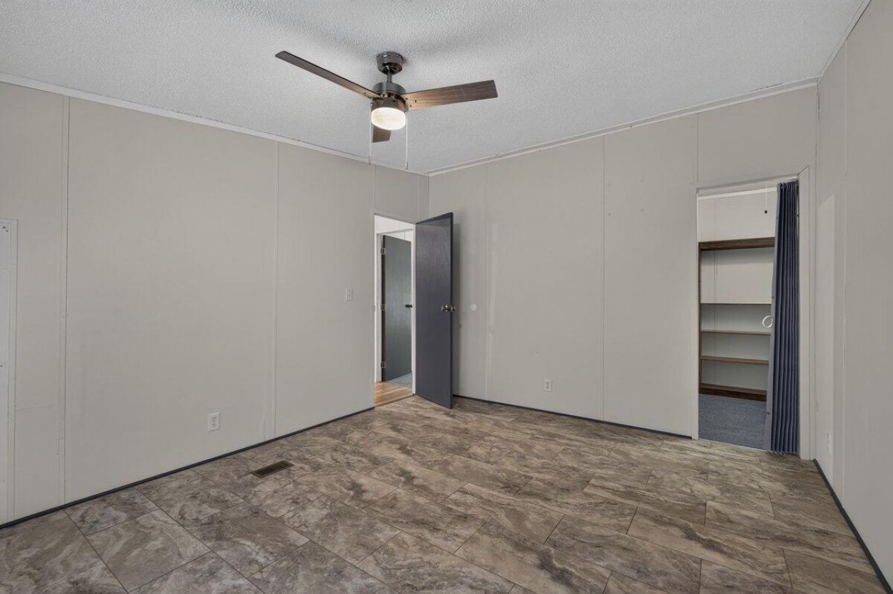 623 Barn Road Photo 23
